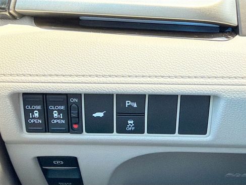 Used 2025 Honda Odyssey Touring image 37