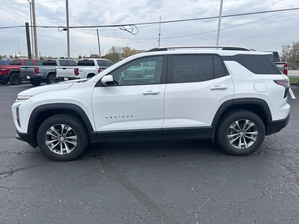 Used 2025 Chevrolet Equinox LT w/ Convenience Package II FWD image 8