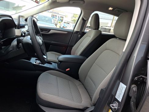 Certified 2022 Ford Escape SE w/ SE Sport Appearance Package image 15