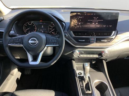 Used 2026 Nissan Altima 2.5 SV w/ SV Special Edition Package AWD/4WD image 15