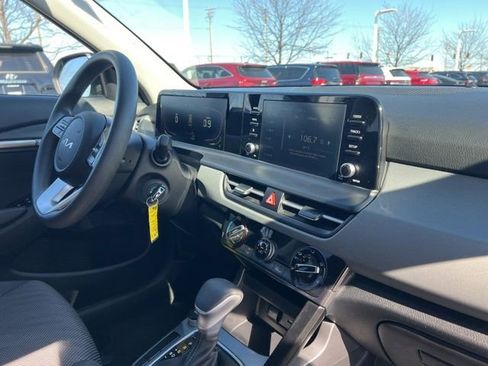 Certified 2024 Kia Seltos LX image 31