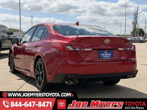 Used 2025 Toyota Camry SE image 7