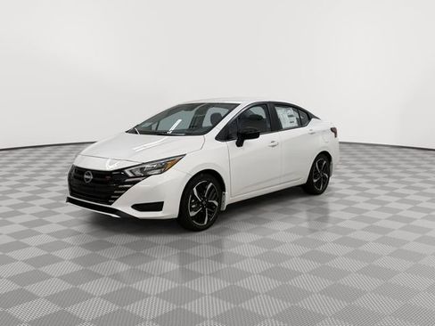 New 2025 Nissan Versa SR w/ Trunk Package image 4