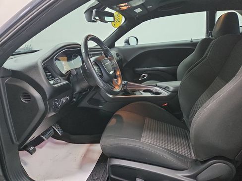 Used 2019 Dodge Challenger R/T RWD image 2