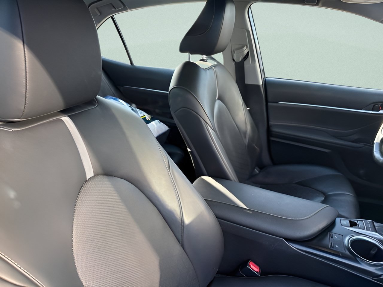 Used 2018 Toyota Camry XSE w/ Audio Package FWD image 5