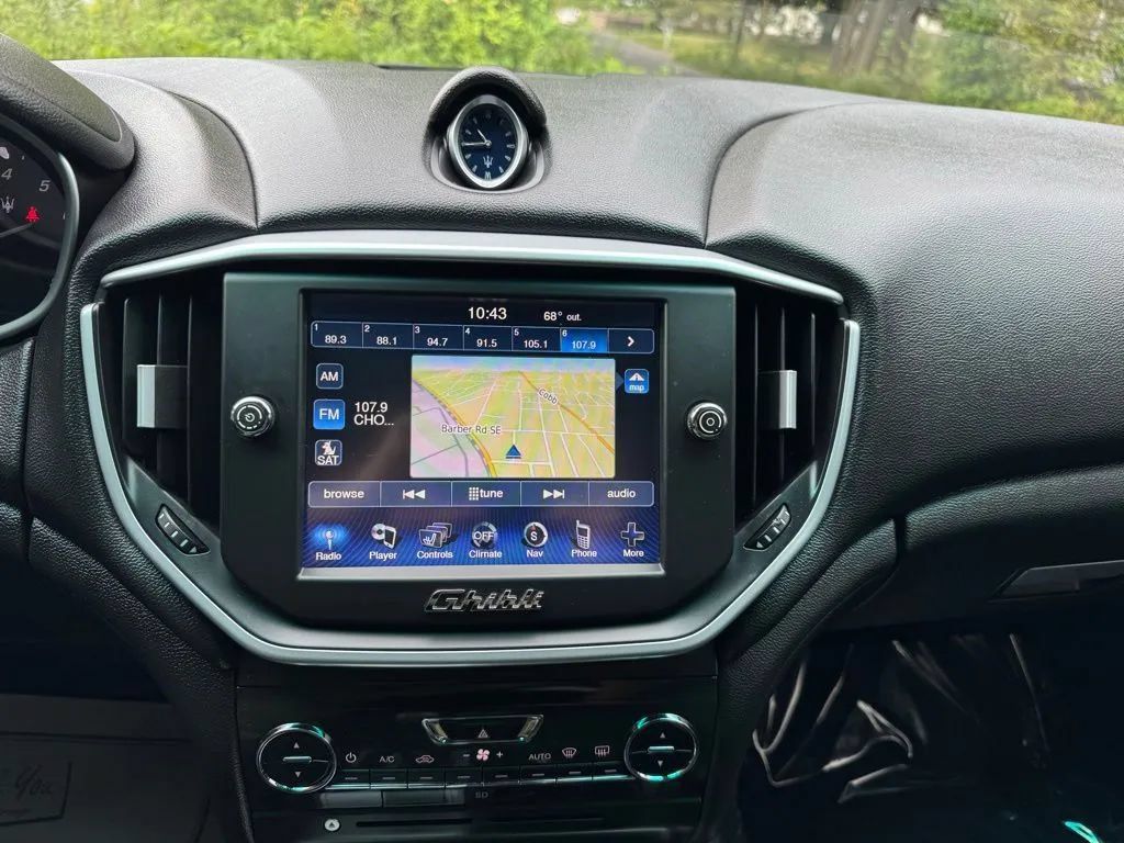 Used 2015 Maserati Ghibli RWD image 16