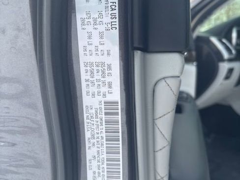 Used 2018 Jeep Grand Cherokee Summit image 40