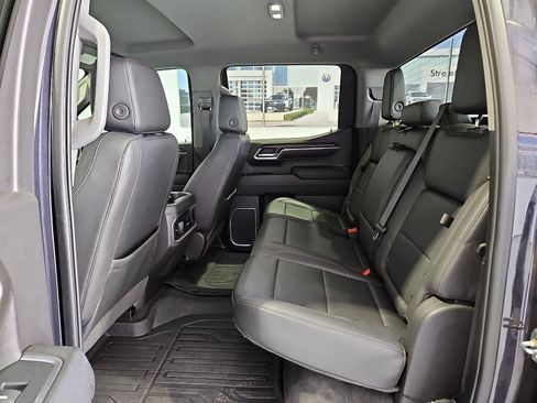 Used 2023 GMC Sierra 1500 SLT AWD/4WD image 13