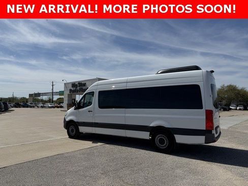 Used 2025 Mercedes-Benz Sprinter 2500 image 5
