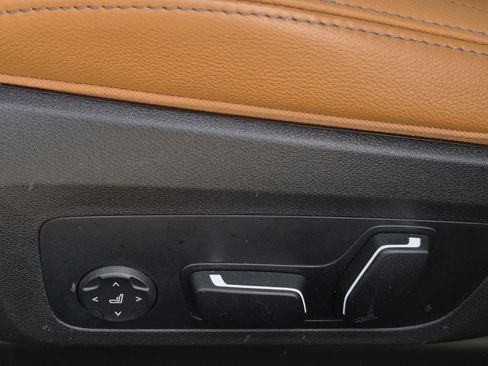 Certified 2025 BMW 330i Sedan w/ Premium Package image 28