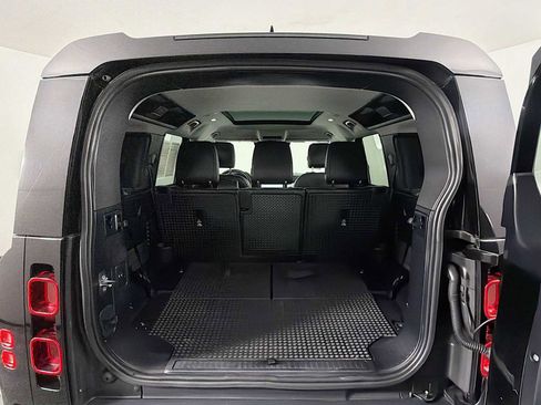Used 2024 Land Rover Defender 110 S image 25