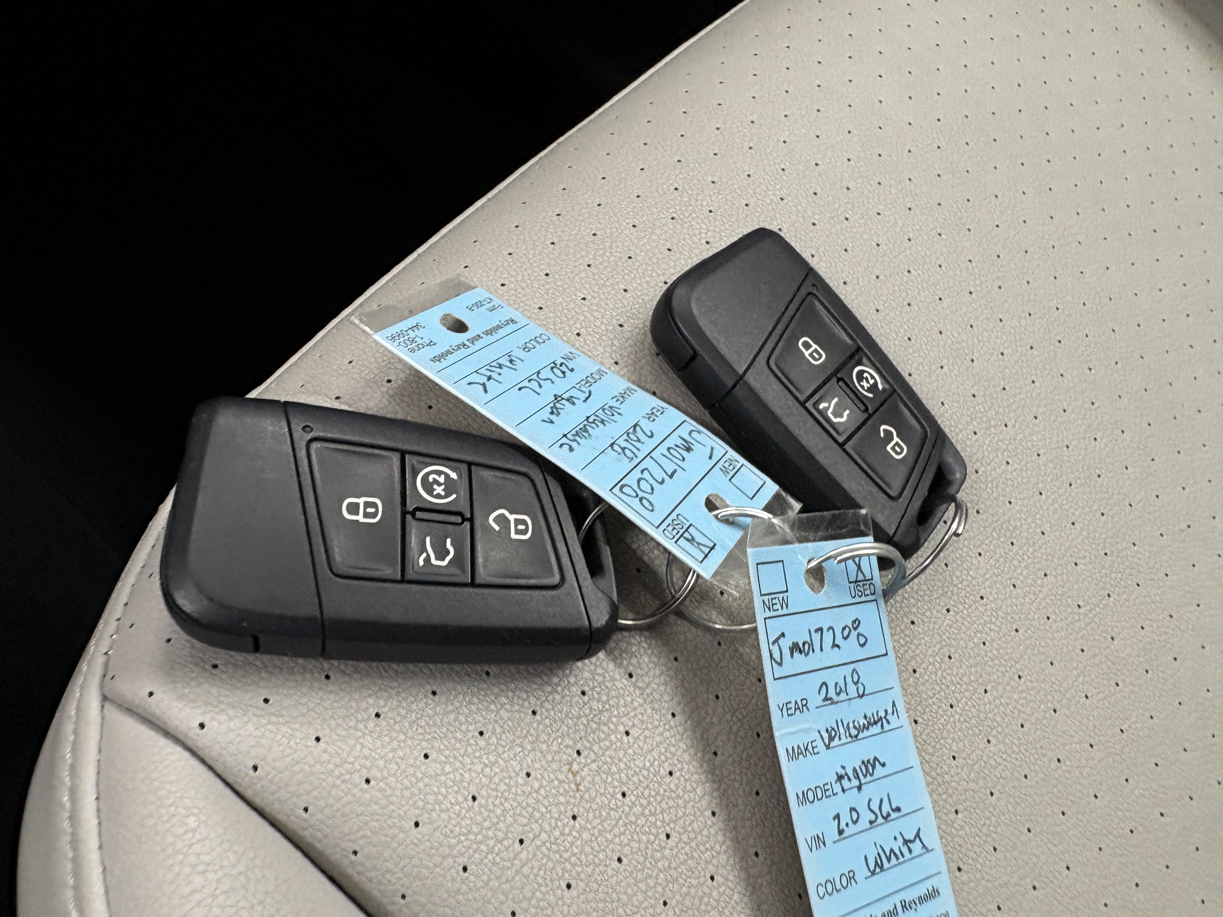 Used 2018 Volkswagen Tiguan SEL AWD/4WD image 29