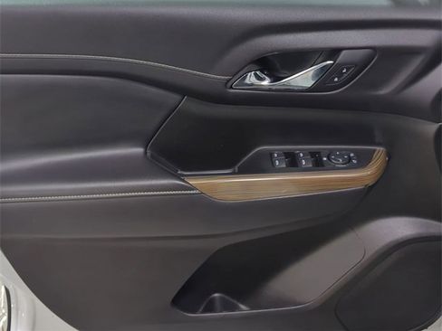 Certified 2023 GMC Acadia SLE image 22