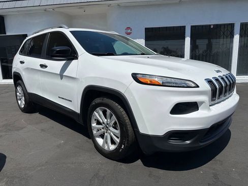 Used 2015 Jeep Cherokee Sport image 13