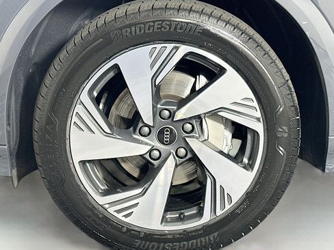 Used 2025 Audi Q6 e-tron Premium Plus w/ Premium Plus AWD/4WD image 11