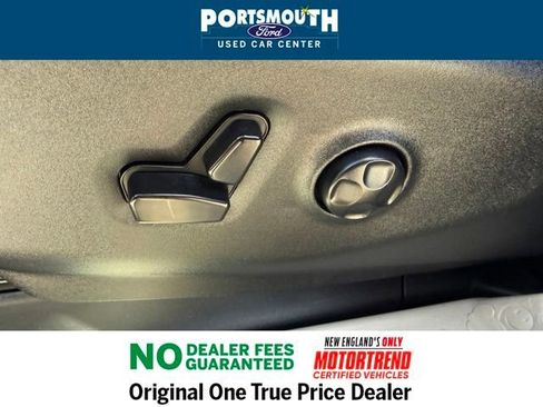 Used 2024 Chrysler Pacifica Touring-L image 22