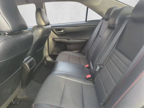 Used 2017 Toyota Camry SE image 14