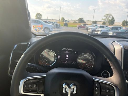 Used 2025 RAM 1500 Big Horn AWD/4WD image 35