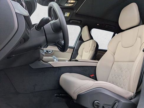 New 2026 Volvo XC90 T8 Plus w/ Protection Package Premier image 4