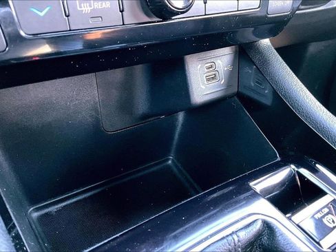 Used 2023 Jeep Compass Limited image 32