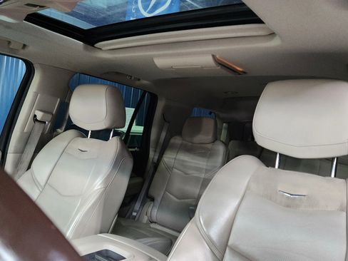 Used 2015 Cadillac Escalade Premium image 9