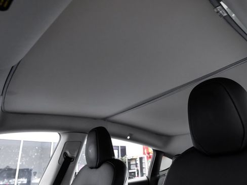 Used 2022 Tesla Model Y Long Range AWD/4WD image 30