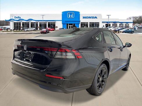 New 2025 Honda Accord SE image 3