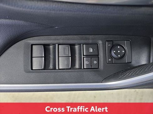 Certified 2022 Toyota RAV4 XLE Premium AWD/4WD image 33