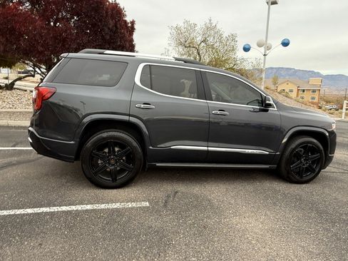 Used 2023 GMC Acadia Denali image 4