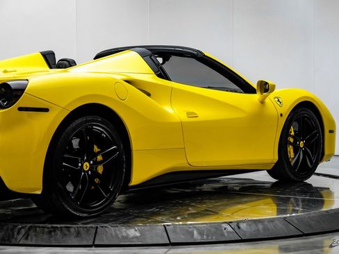 Used 2017 Ferrari 488 Spider image 26