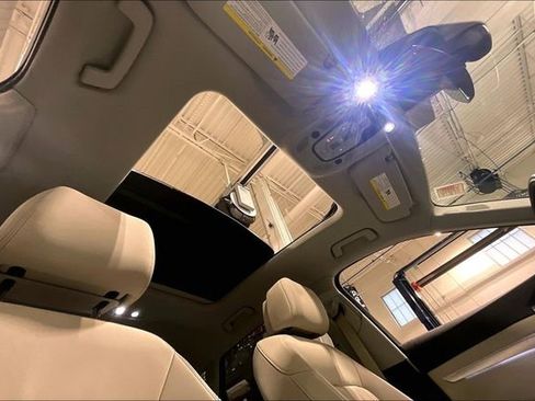 Used 2024 Audi Q8 e-tron Premium Plus w/ Premium Plus Package image 22