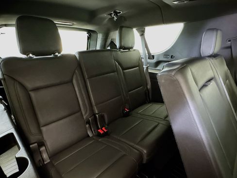 Used 2021 Chevrolet Suburban LT image 19