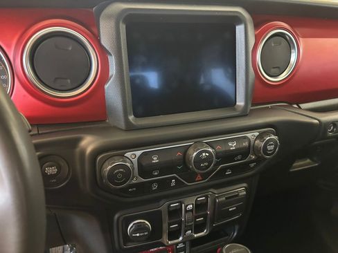 Used 2023 Jeep Gladiator Rubicon w/ Trailer Tow Package image 18