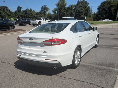 Used 2020 Ford Fusion SE FWD image 3