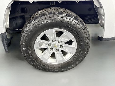 Used 2021 Chevrolet Silverado 1500 LT AWD/4WD image 36