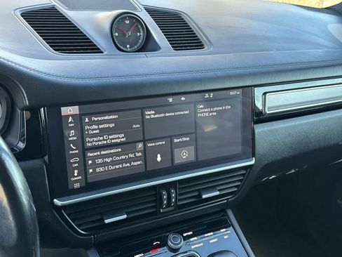 Used 2020 Porsche Cayenne Turbo image 15