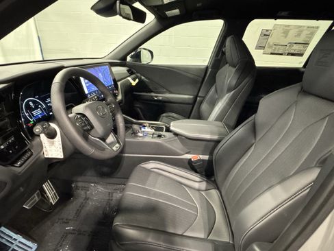Used 2026 Lexus TX 500h AWD image 28