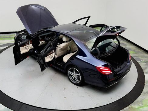Used 2018 Mercedes-Benz E 300 4MATIC w/ Premium 2 Package image 41