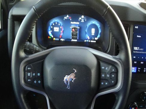 Used 2025 Ford Bronco Big Bend image 19