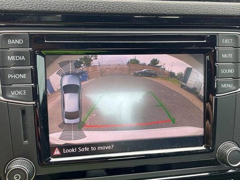 Used 2016 Volkswagen Jetta GLI SE image 21