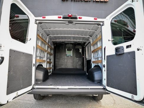 Used 2025 RAM ProMaster 2500 w/ U-Haul Equipment Group FWD image 23