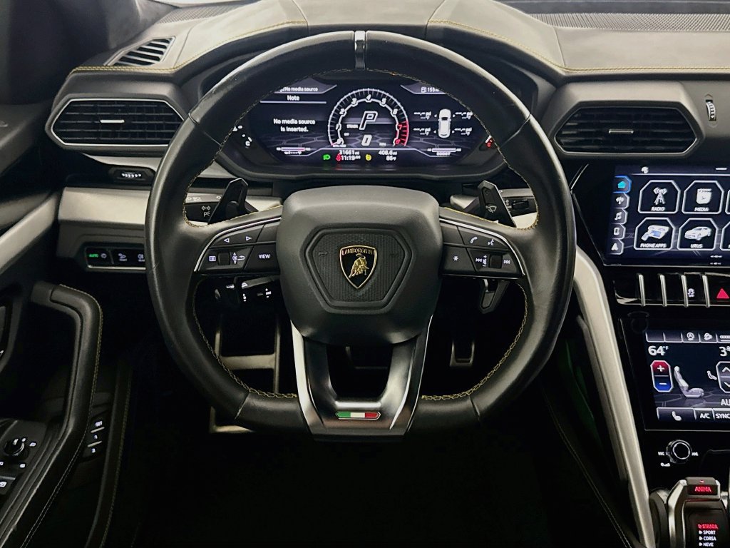 Used 2022 Lamborghini Urus AWD/4WD image 11