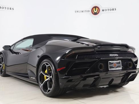 Used 2023 Lamborghini Huracan EVO image 4