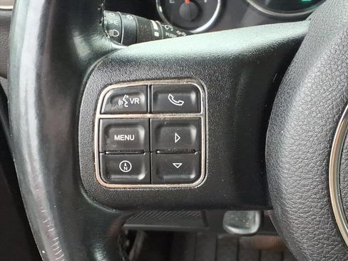 Used 2014 Jeep Wrangler Unlimited Sahara w/ Connectivity Group AWD/4WD image 11