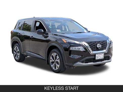 Used 2022 Nissan Rogue SV FWD image 2