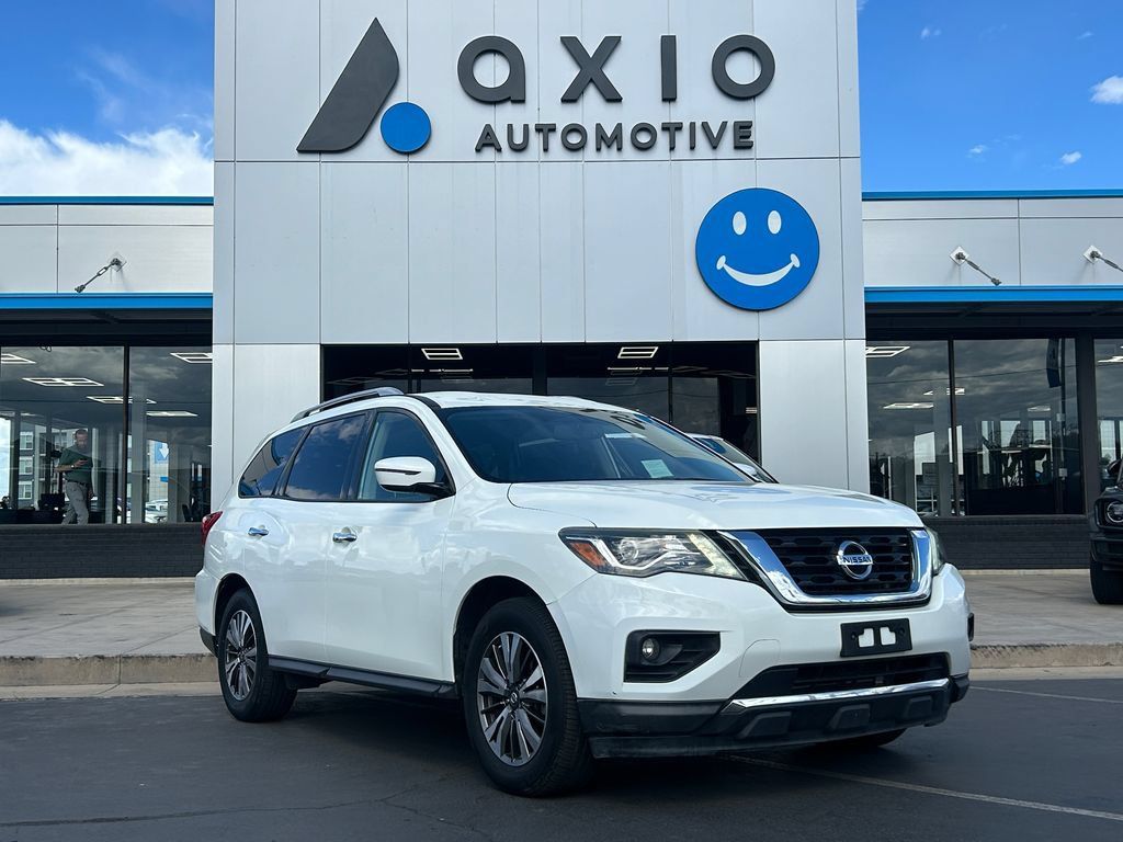 Used 2018 Nissan Pathfinder SV FWD image 1