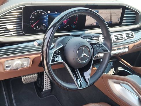 Used 2025 Mercedes-Benz GLS 450 4MATIC image 23