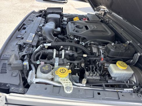 Used 2021 Jeep Wrangler Unlimited Sport AWD/4WD image 38