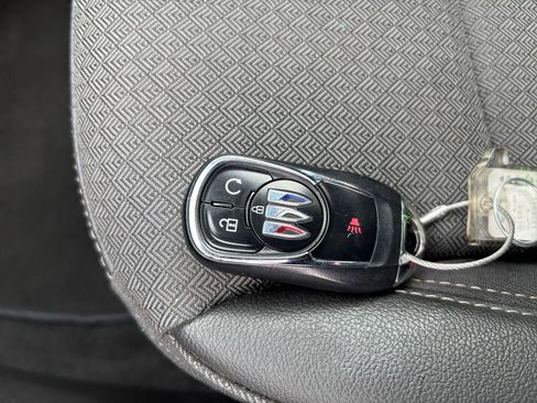 Used 2025 Buick Encore GX Preferred AWD/4WD image 21