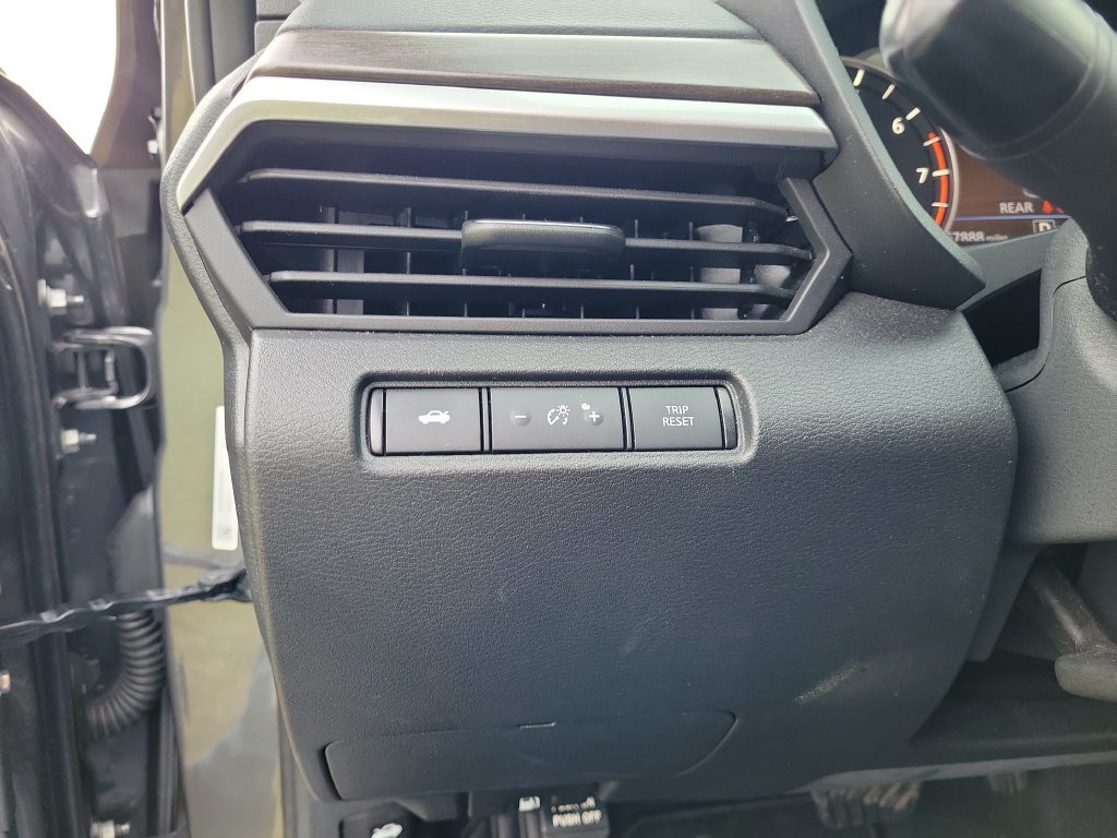 Used 2025 Nissan Altima 2.5 SV FWD image 25